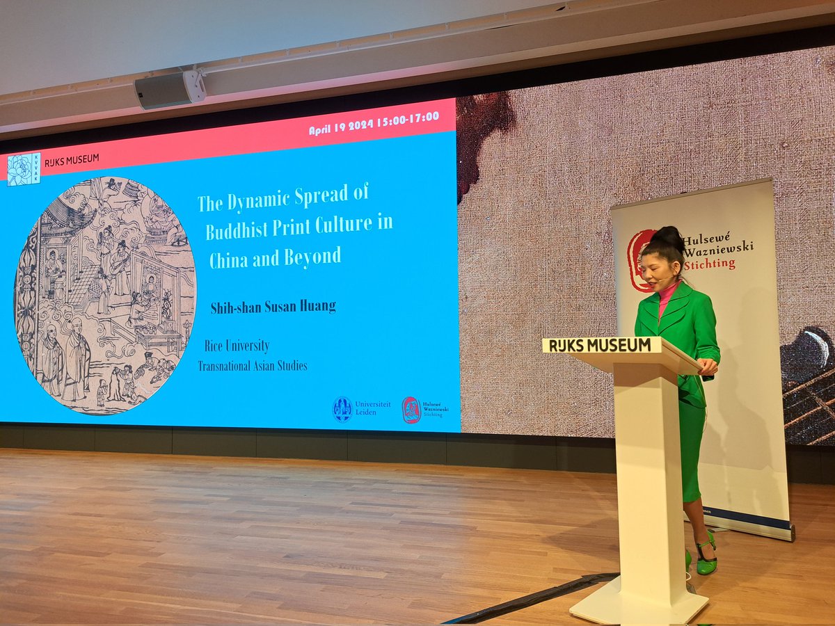 The Hulsewe-Wazniewski Professor is speaking... we are so happy to have her here with us @rijksmuseum @woodsidesusan2 @VVAK_nl