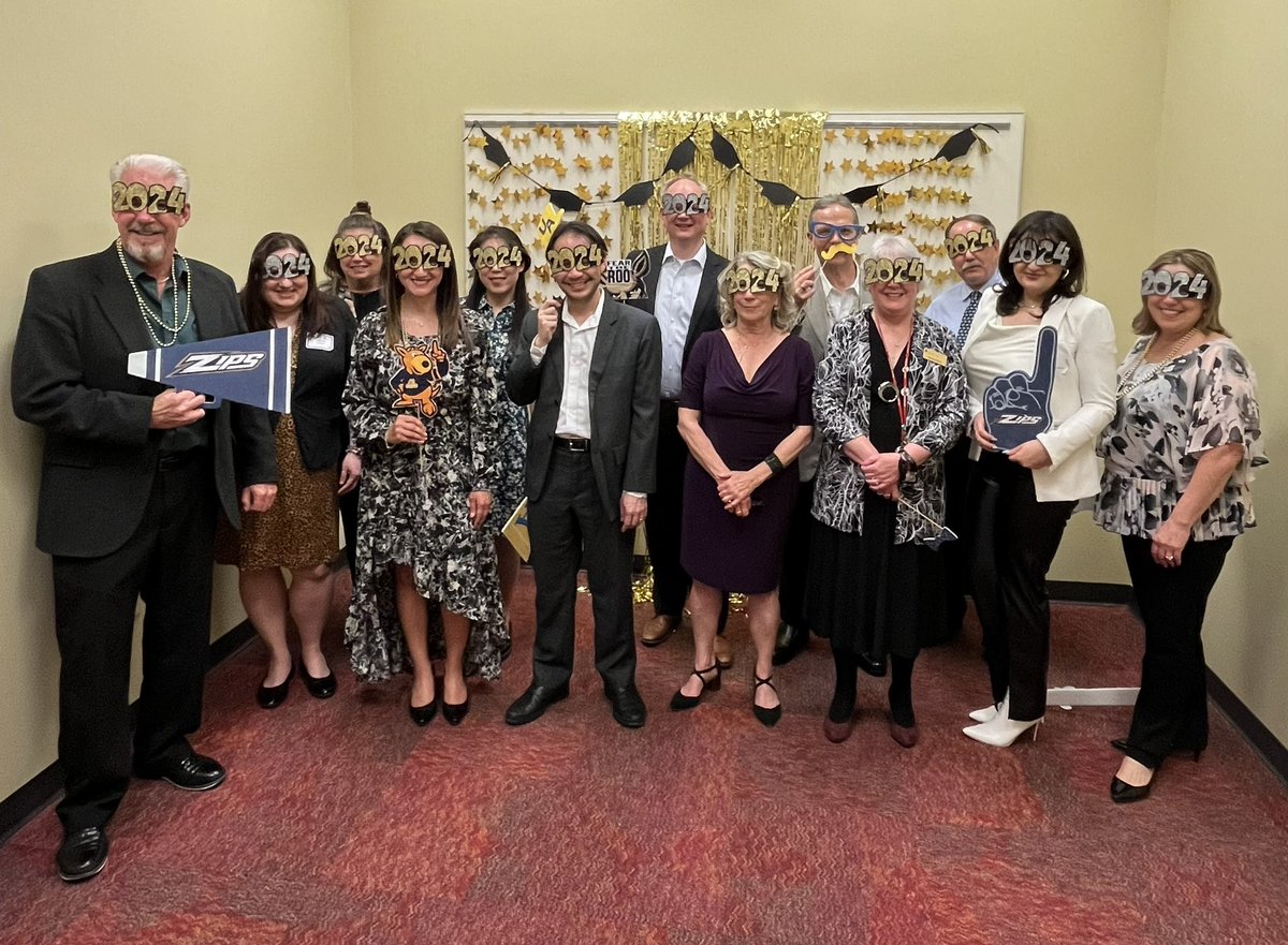 A fun evening celebrating #UAkronMarketing Class of 2024! #ForeverAZip 🦘