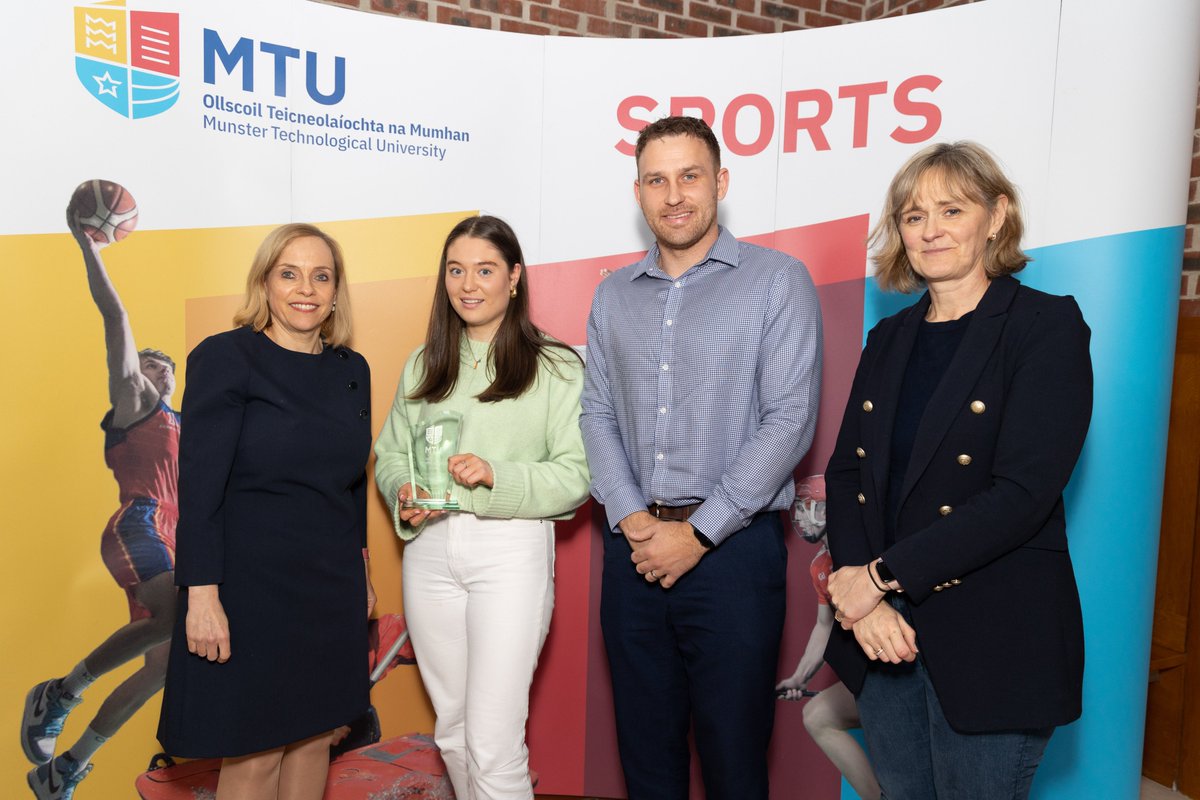 Well done to @MTU_ie ladies football captain Ellen Maguire who was recognised for her contribution to ladies football and camogie clubs at the @MTUCork_Sports awards this week. A very popular winner! @CastlehavenGAA @CourceysGAA @SouthernStarIRL