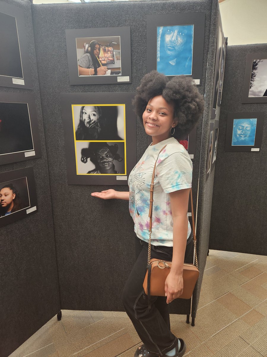 BS_VisualArt's tweet photo. Aldine Photo Exhibition! Great Job Panthers! @AldineArt @NAHSCarver @CarverVisualArt @LW_est1980 @CarverHS_AISD https://t.co/tg8fZFvbxS