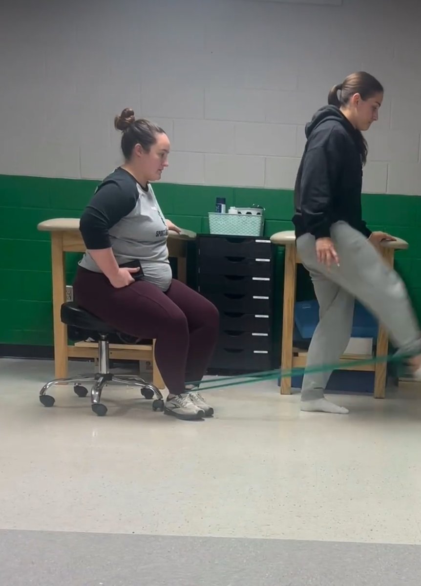 SourceSM_Dir_AT's tweet photo. Source’s athletic trainers are at the forefront of sports medicine, from injury prevention to rehabilitation. Excellence is our compass, guiding us toward better outcomes for athletes. #ExcellenceInAction https://t.co/eOSBk1Ke5C