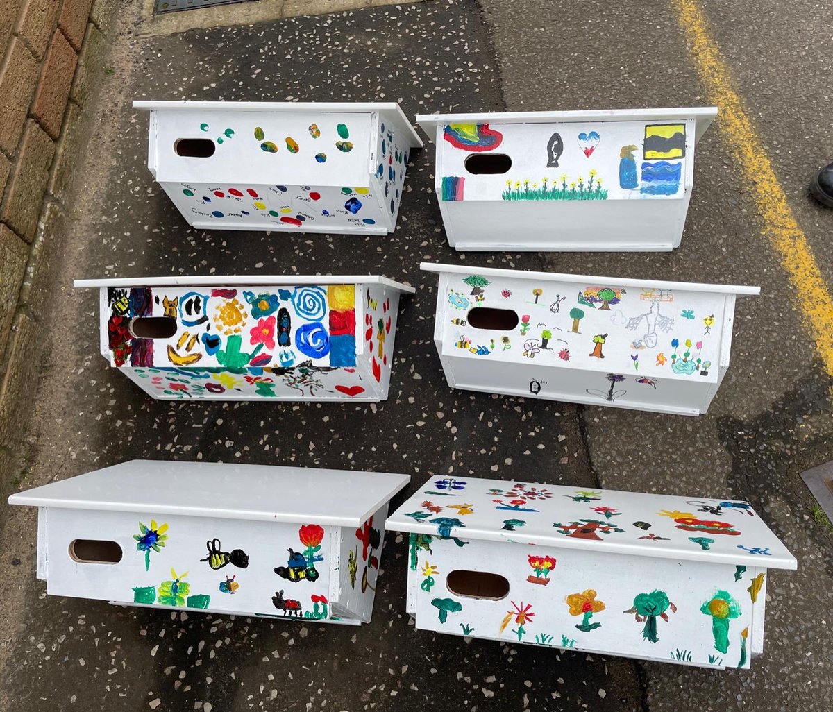 The pupils of Kelsale Primary School have decorated their Swift nest boxes, how do they look? The SOSSwifts’ Community Set will be installed along with a 240V @PeakBoxes call system ready for the Swifts’ arrival. @SuffolkBirdGrp @suffolkwildlife