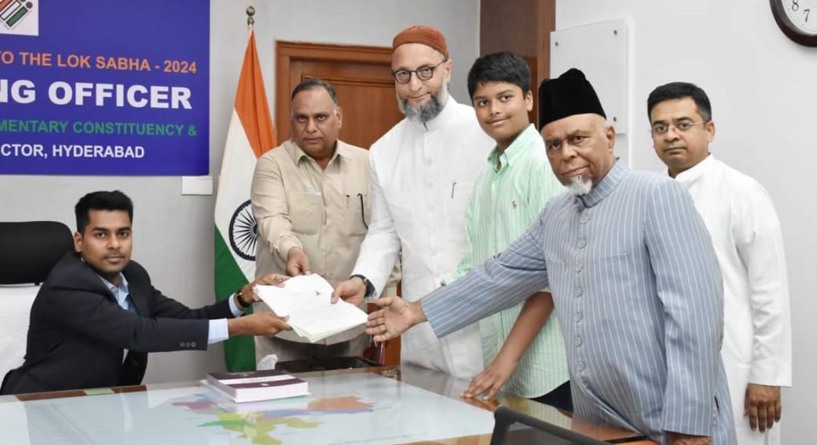 Barrister @asadowaisi filed nomination papers as AIMIM Candidate from Hyderabad Parliamentary Constituency in Hyderabad before the returning officer accompanied by his son Sultan Salahuddin Owaisi, Party General Secretary & Ex MLA @SyedAhmedPash14 and Syed Mushtaq Ahmed (PA