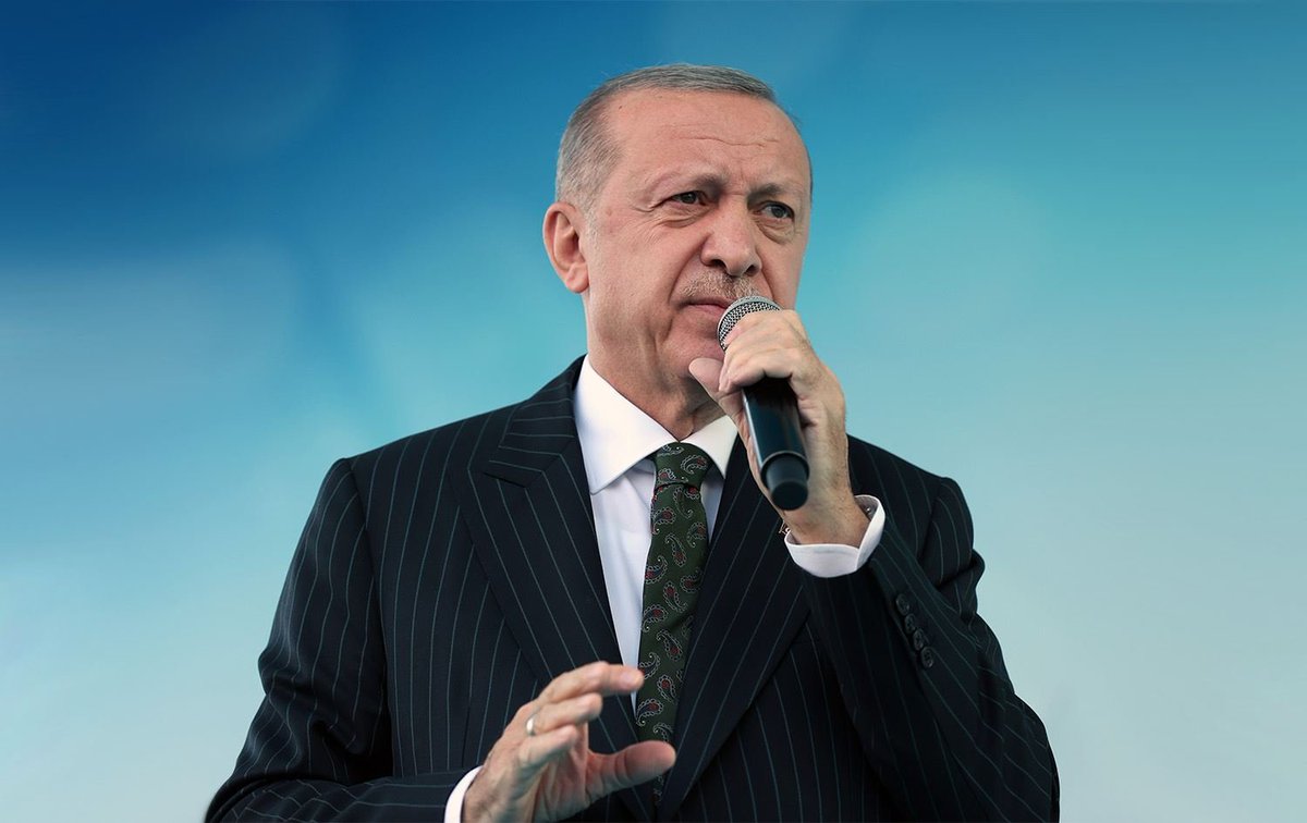 🗣️Cumhurbaşkanı Recep Tayyip Erdoğan:'Ben artık Fenerbahçeli değilim, milli takımı tutuyorum.' ℹ️(Yeni Şafak)
