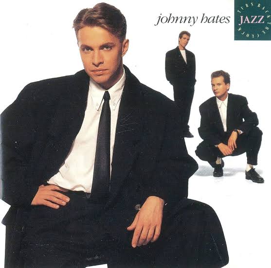 #NoMoreWar 
今夜の #オヤスミの1枚 
#JohnnyHatesJazz/#TurnBackTheClock/#1988年
久々に聴いても、良いですね。
優しいビートに包まれながら、皆様も良い週末を
I don't wanna be a hero
youtu.be/j3BLHd3fT_c?si…