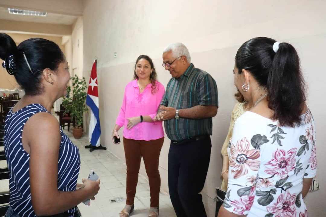 Minjus_Cuba's tweet photo. #Cuba 🇨🇺
Inicia la visita del @Minjus_Cuba a la provincia de  #Mayabeque
👉En Santa Cruz del Norte el ministro @OscarCubaMinjus y la viceministra primera @RosyCubaMINJUS intercambian con autoridades del territorio, de la @JusticiaProvin1 y del sistema en el municipio.
Abrimos🧵 https://t.co/B8Daq2eg4m