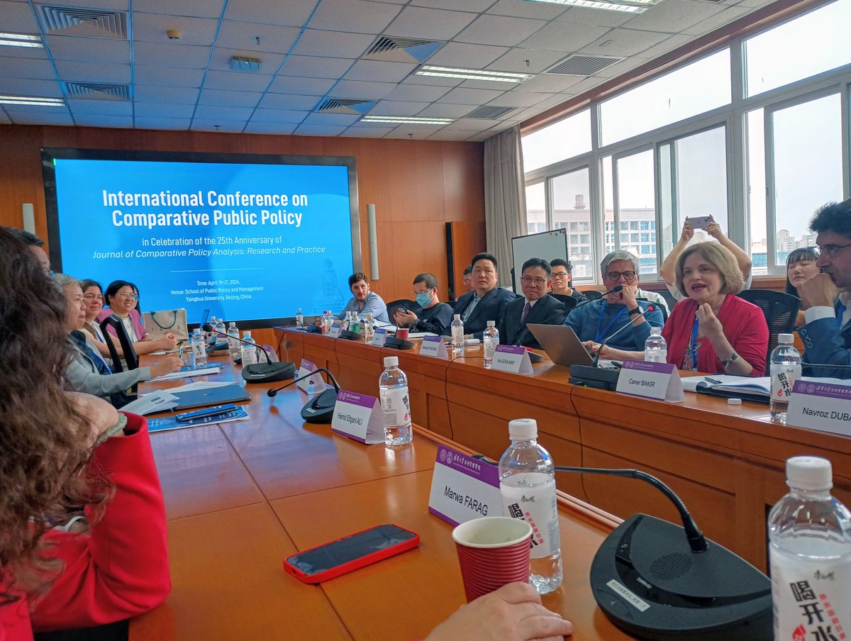 JCPA_ICPA's tweet photo. #ComparativePolicy
#JCPA_25Years
A very successful round table. With editors of #JCPA_ICPA, @CPAR05080818, @PolicySciences, @ppmr_journal, and Climate Policy.
It was a productive exchange with a new generation of policy scholars. https://t.co/WWUhYRIUWd