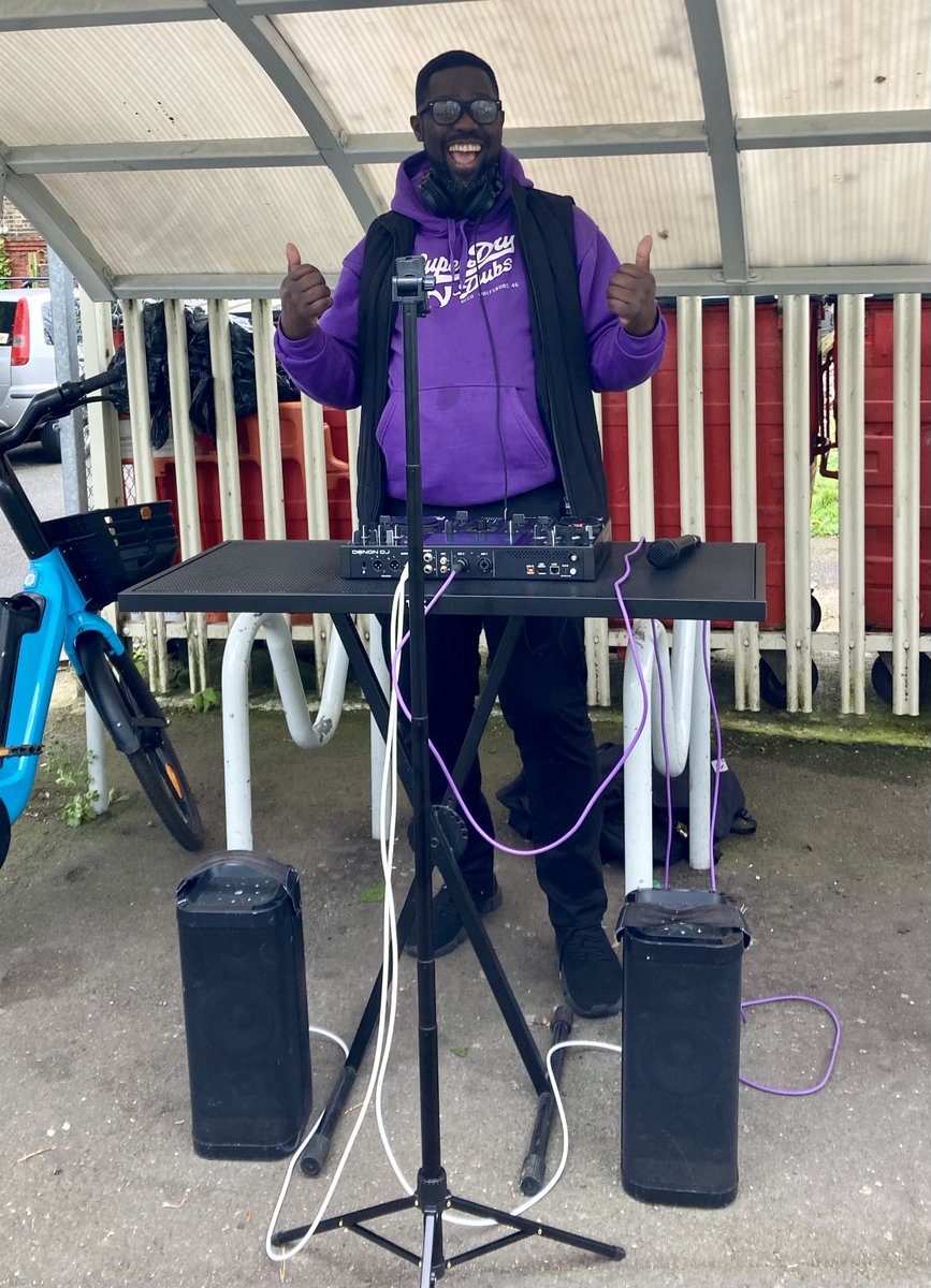 Loving the music today from our resident DJ at #GipsyHill station. Banging tunes whilst you wait for your train, what a legend in our community!