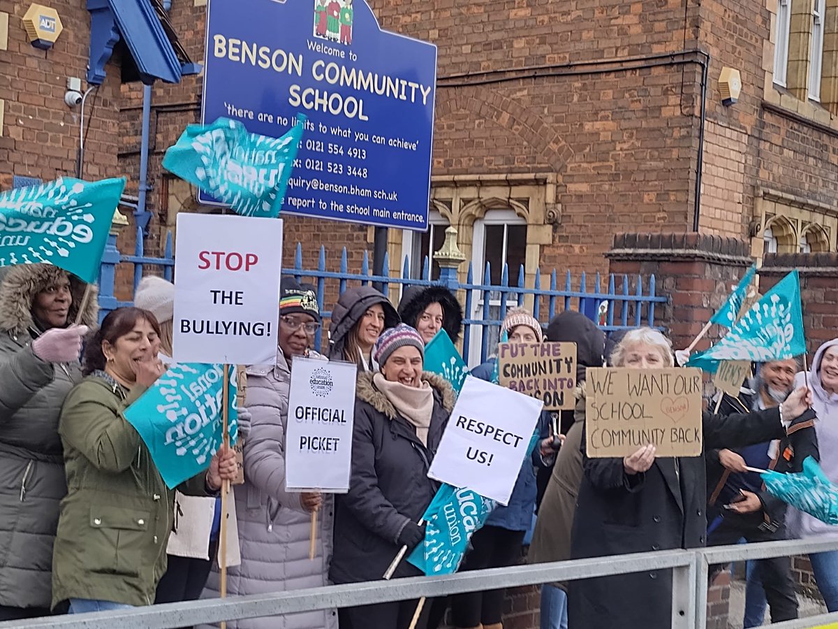 Benson strikers saying no to bullying on the picket this am. Great support again from parents and the community. @NEUnion @DanielKebedeNEU