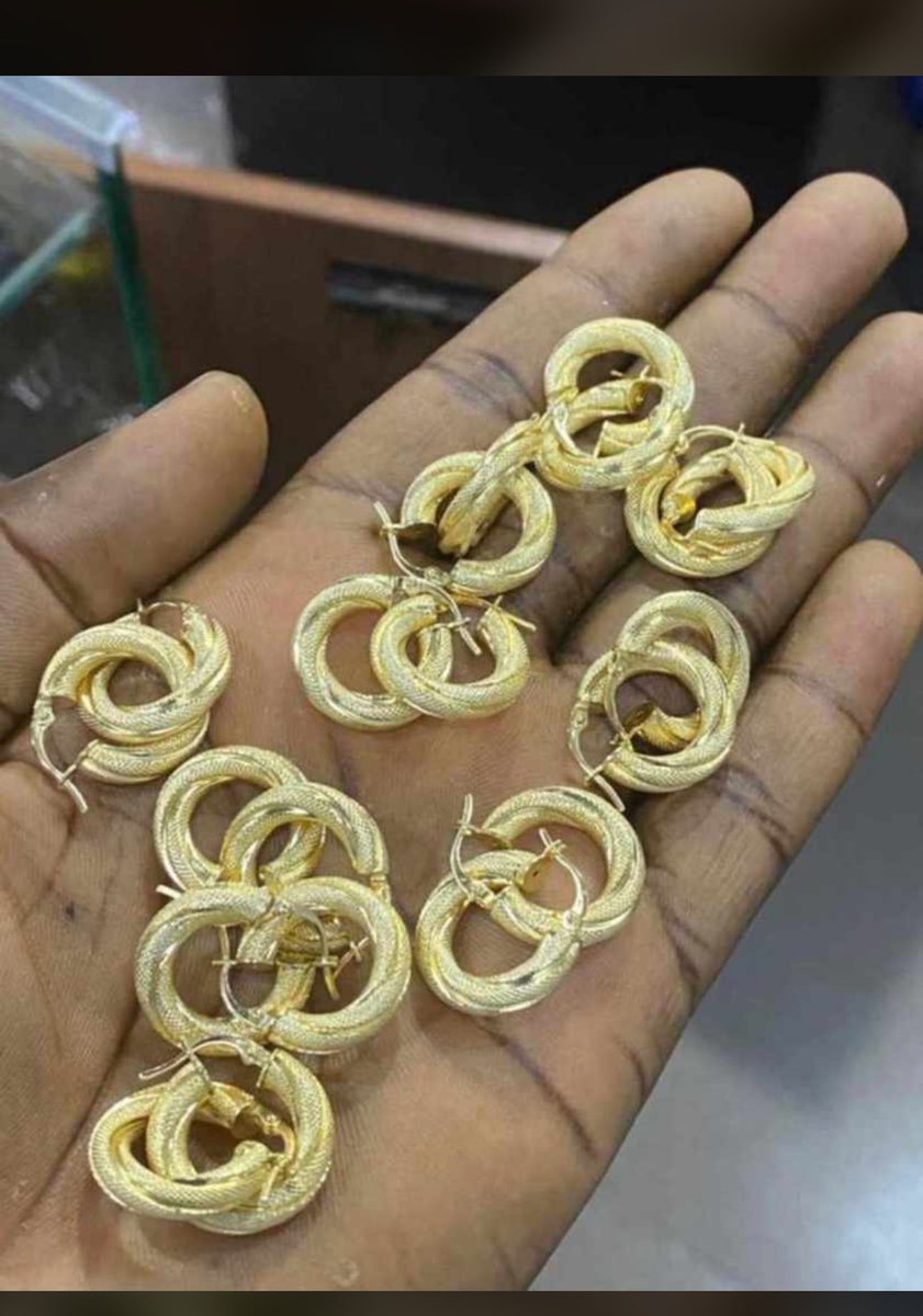 We are a dealer of 18,22&24 karat solid gold jewelry at an affordable price per gram 💫💫💫🥺 We are 💯 reliable and trustworthy with a fast delivery service , please Refer us to your family and friends both here and Instagram @/sisiaringold to patronize us 💫💫