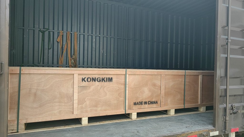 Nicolechen921's tweet image. 🚚🇺🇬Upgraded luxurious configuration &amp;amp; reinforced frame 10ft large format printer to Africa Uganda💪
Choose Kongkim, Choose better🤝

📲&amp;amp; WS &amp;amp; Wechat: +86 159 157 81 352; 

#largeformatprinter
#10ftprinter
#10ftlargeprinter
#Ugandaprinter
#Ugandaprintingbusiness