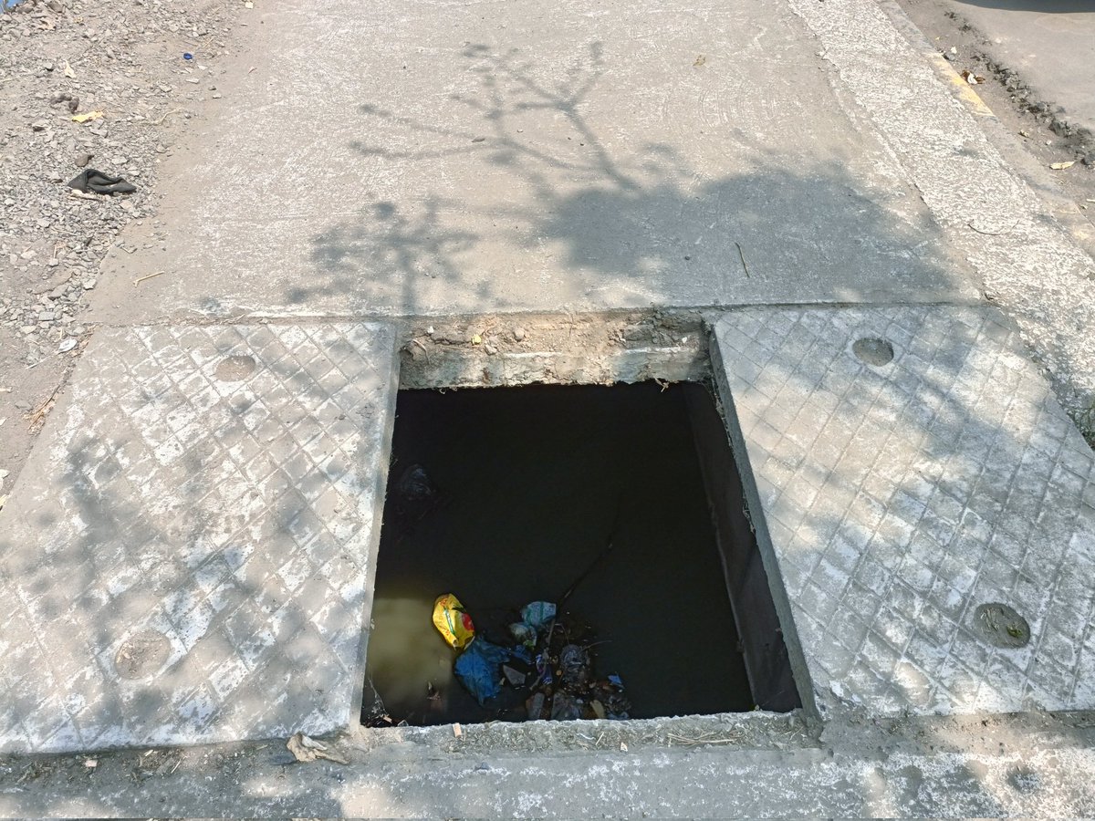mohammedkasim21's tweet photo. @CIDCO_Ltd @NMMConline please close the drainage hole.. this is looking dangerous. At Sector 23, Ulwe near Shagun. https://t.co/Y46TlZFRzT