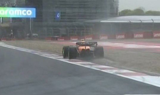 @F1 Please tell me this is not the qualifying lap…🤨