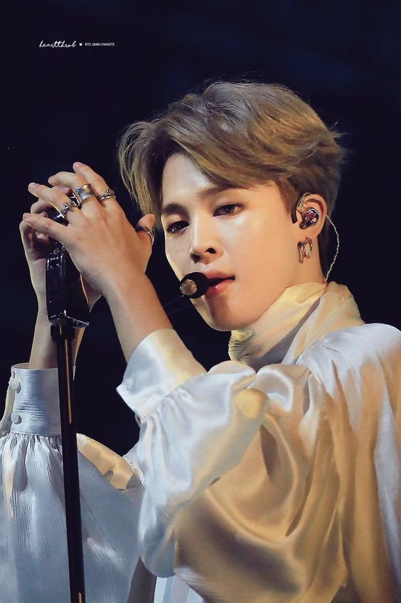 jimin is the best when it comes to 𝐡𝐢𝐝𝐝𝐞𝐧 𝐯𝐨𝐜𝐚𝐥𝐬 .

an appreciation thread: