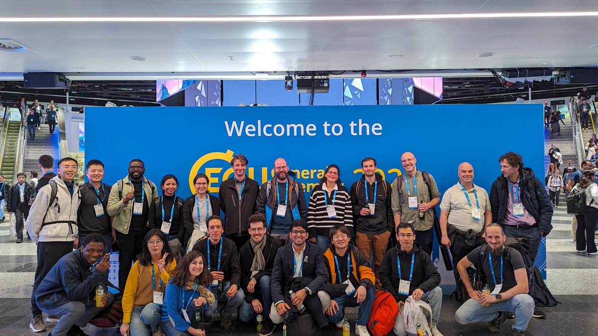 FZ Jülich - Agrosphere (@fzj_ibg3) on Twitter photo All good things come to an end - and so does #EGU2024...A big shoutout to all IBG3 colleagues who were in Vienna presenting our agrosphere research in all its diversity✨💡🌱👏👏👉linkedin.com/feed/update/ur… <a href="/Geoverbund_ABCJ/">Geoverbund ABC/J</a> All good things come to an end - and so does #EGU2024...A big shoutout to all IBG3 colleagues who were in Vienna presenting our agrosphere research in all its diversity✨💡🌱👏👏👉linkedin.com/feed/update/ur… <a href="/Geoverbund_ABCJ/">Geoverbund ABC/J</a>