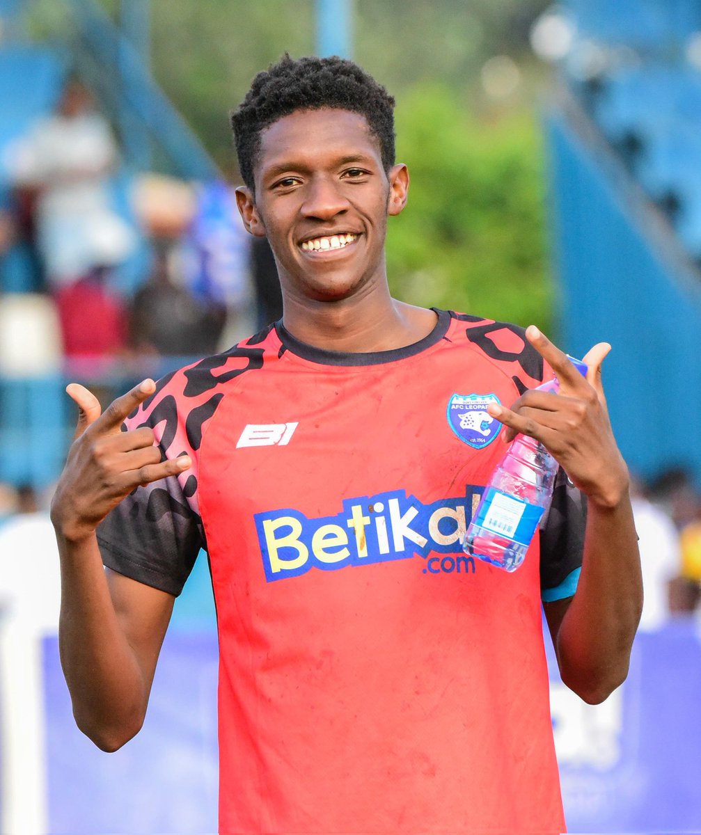 AFCLeopards's tweet photo. Happy birthday, Owen Mboya
To more life 'cool kid' 🥂🍾🎂
#OursForever #IngweAt60 https://t.co/e7NMxyxymY