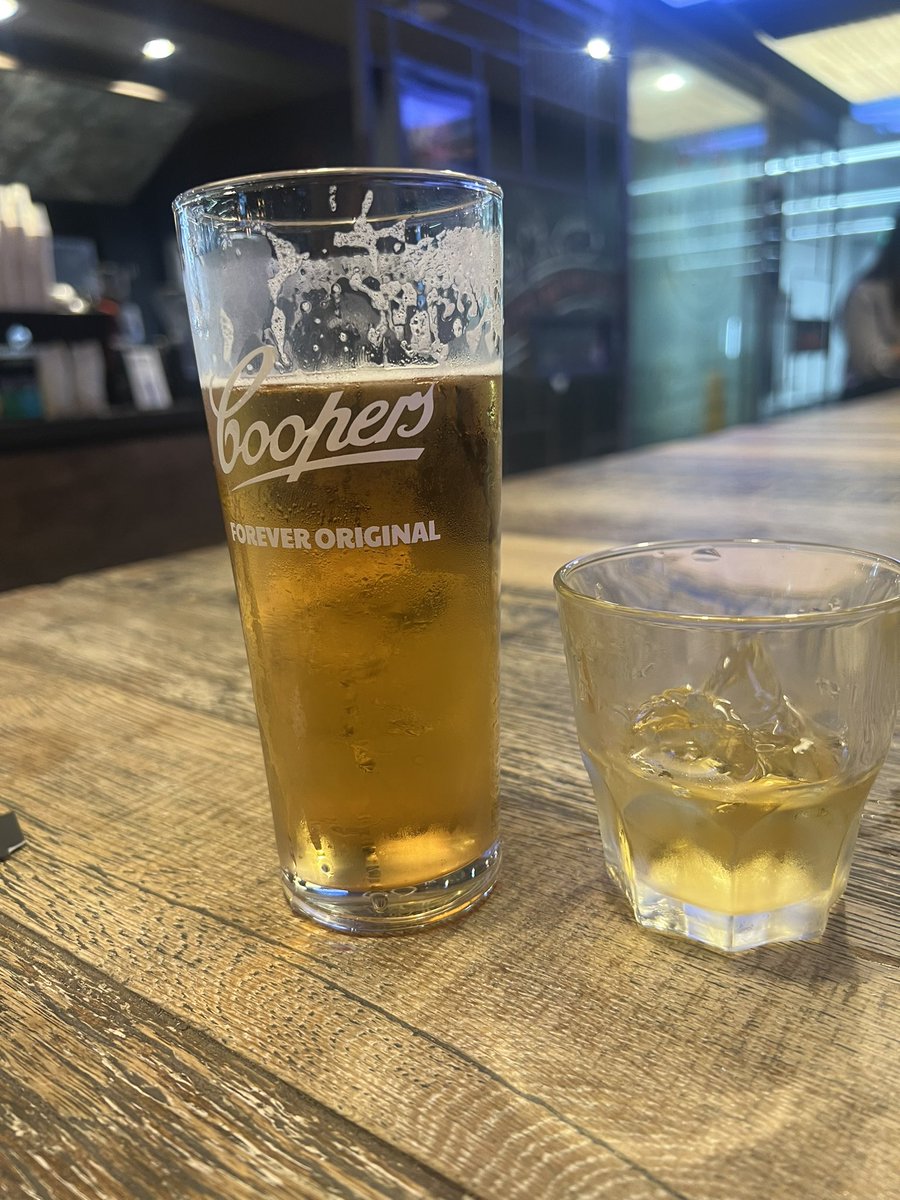 jickmardine's tweet photo. Airport beer! Home for a few days! #AHSPC https://t.co/Po1P027wVD