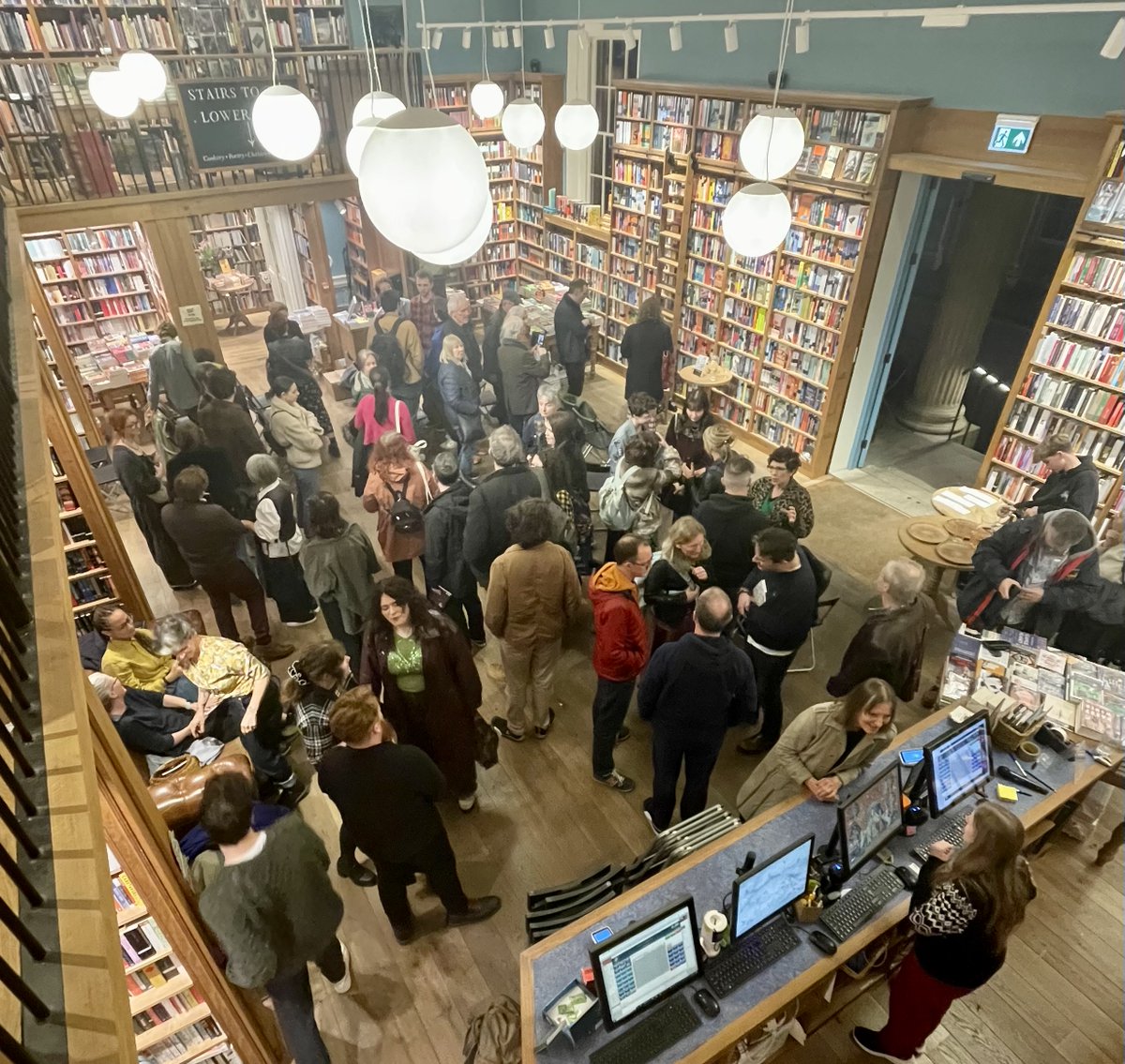 Some wonderful photos from the packed launch of ‘Grief’s Alphabet’ by @Carrie_Etter at @ToppingsBath last night! Her book is available in bookshops & online now serenbooks.com/book/griefs-al…. Photos courtesy of Paul Fitzpatrick.