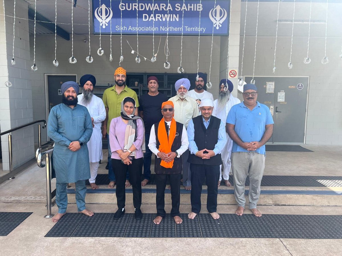 High Commissioner, accompanied by CG @CGIPerth  and Counsellor at @HCICanberra  visited Gurudwara Saheb at Marrara, Darwin and prayed for the well-being of the Sikh and other Indian and Indian-origin communities in the Northern Territory.