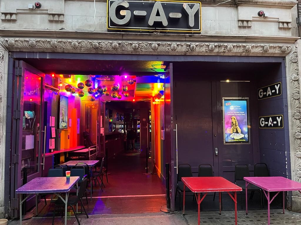 When was your last HIV test? Has it been a while? Visit us at G-A-Y Bar (Old Compton St.) today (25th April) 7-10pm for a fast & free #HIVtest. We'll also have free @doitldn condom packs, and HIV prevention resources. @CityWestminster #knowyourstatus @TheLoveTankCIC