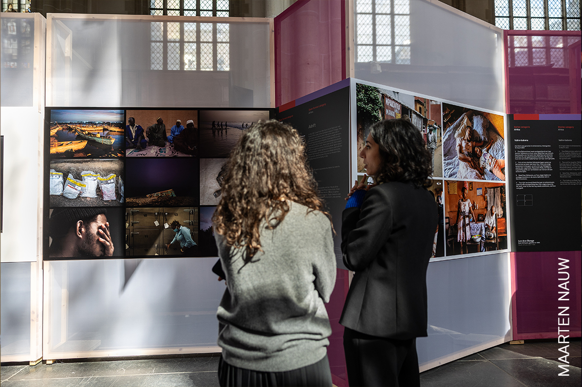 The global winners of the #WPPh2024 Contest were announced yesterday by our executive director, Joumana El Zein Khoury, at the press opening of the Flagship Exhibition 2024 at @NieuweKerk, Amsterdam. The exhibition opens to the public today! Book tickets: worldpressphoto.org/calendar/2024/…