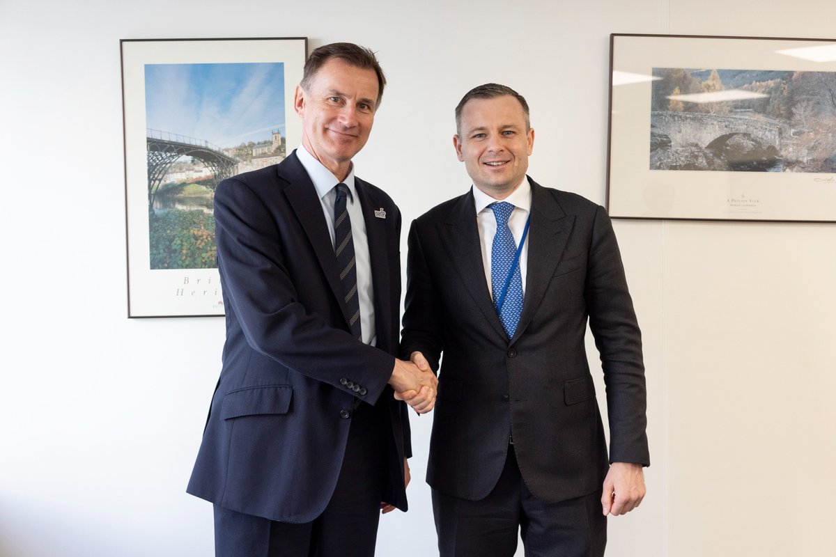 We've pledged almost £12bn in overall support so far to Ukraine & last week we took action to crack down on Putin's ability to fund his war, hitting up to $40bn of Russian metal exports traded on global metal exchanges. @Jeremy_Hunt met @SergiiMarchenk3 to reaffirm our support.