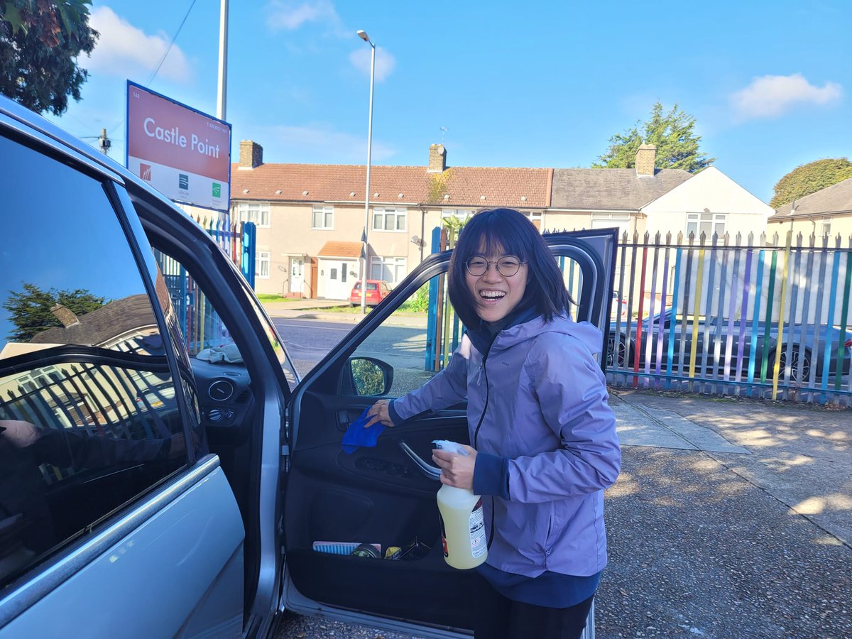 Last year, Lifeline Projects arranged a charity car wash to raise money for equipment for youth clubs. @LifelineSwitch Youth Team and a SW!TCH Ambassador also supported the event! #BarkingandDagenham #Volunteering #Fundraising