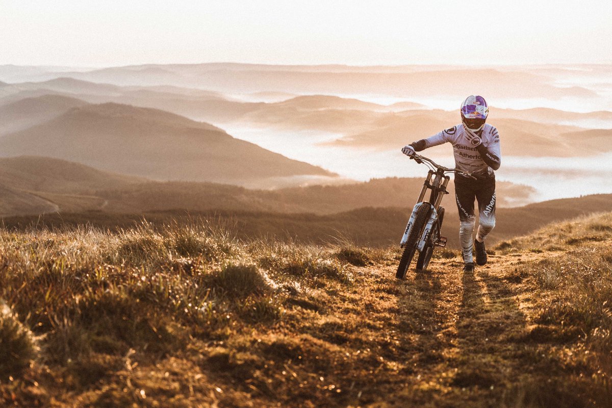 📣 ON SALE NOW || Gee Atherton - Hold Fast 📣 Gee Atherton is a mountain biking legend, one of the toughest riders on the planet. Book now to see Gee, live on stage, tell the remarkable story of his riding life. 🗓 FRI 01 NOV 🎟 ow.ly/gwHu50RhWj5