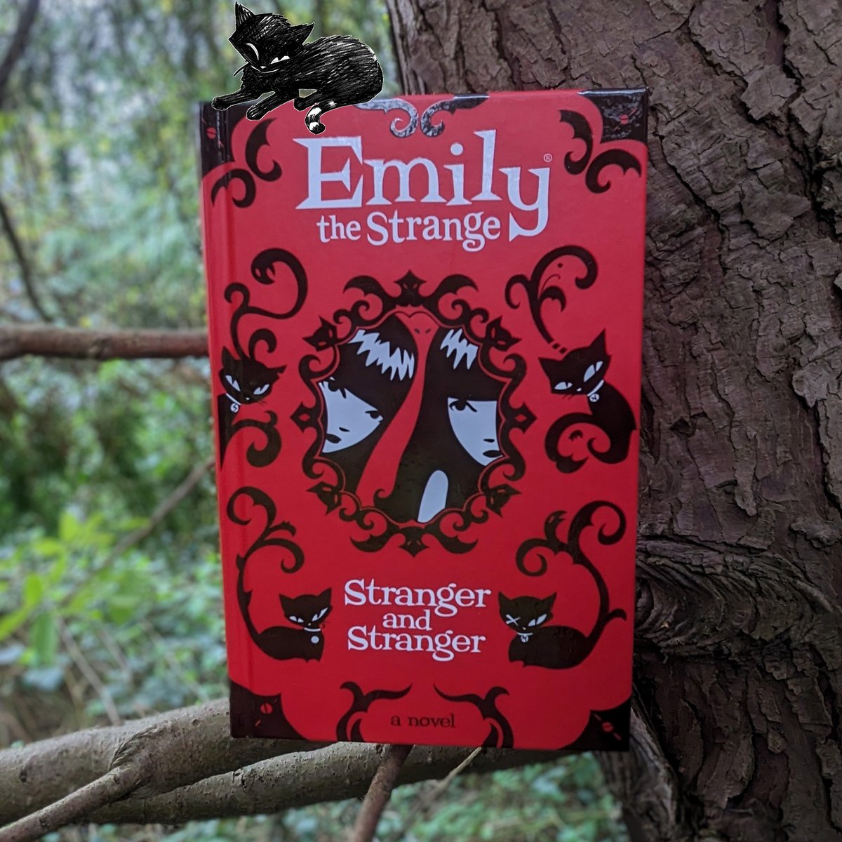 HarperFireBooks's tweet photo. In the second @EmilyTheStrange adventure, Emily accidentally duplicates herself! 👯‍♀️ vChronicled in her quirky diary entries and trademark black and red artwork, events quickly turn sinister 🕸 Is each copy of Emily perfect, or is each one fundamentally…strange? https://t.co/5DjPhPkCb5