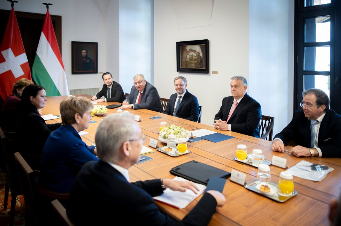 🇨🇭🤝🇭🇺 @PM_ViktorOrban met with @Violapamherd, President of the Swiss Confederation, at the Carmelite Monastery in Budapest to discuss Hungary's EU presidency, economic cooperation between Switzerland and Hungary, and the ongoing conflicts in Ukraine and the Middle East. 🌍 The