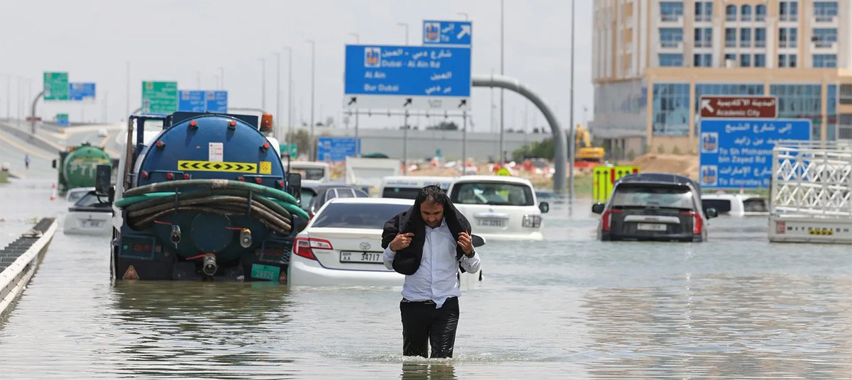 _JanMazurek's tweet photo. The UAE denies rumors that cloud seeding caused record flooding. https://t.co/EKbImxE1ju