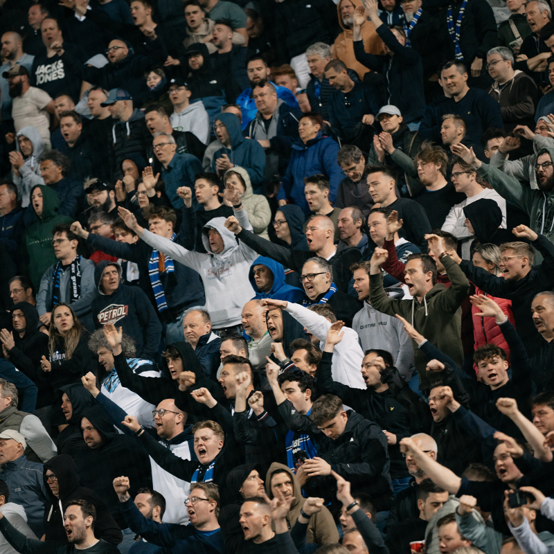 ClubBrugge's tweet photo. 🎶 We blijven overal volgen.
Over land en over zee.
Omdat we van je houden.
Oh, Forza FCB!
Je bent m'n grote liefde.
Je bent m'n nummer één.
En niemand kan dit stoppen.
𝐕𝐨𝐨𝐫 𝐚𝐥𝐭𝐢𝐣𝐝 𝐅𝐂𝐁𝐁𝐁𝐁𝐁!" 🎶

#UECL #PAOKCLU