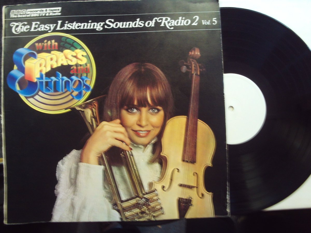 Good morning! 

Various Artists – The Easy Listening Sounds Of Radio 2 Vol 5 
(UK BBC Records 14 track white label test pressing #vinyl LP 1977) 

#seventies #BrassBands #EasyListening #instrumentals #70smusic 

discogs.com/release/119694…