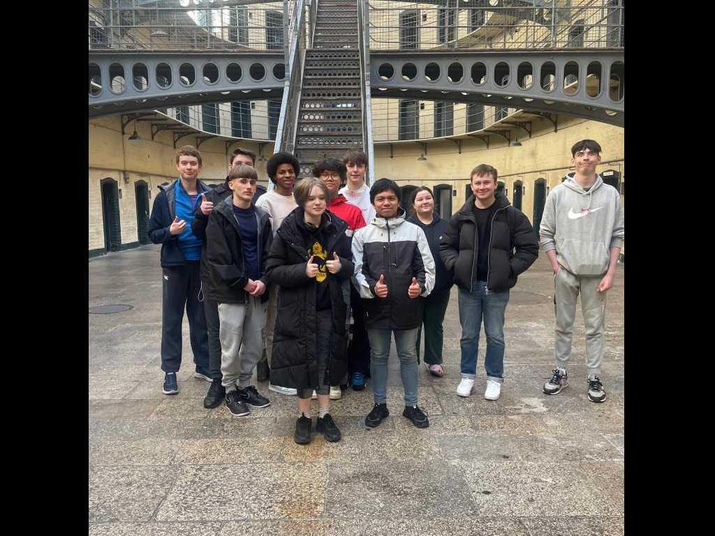 TYs recently went on a cultural and historical trip to the Botanical Gardens, Glasnevin Cemetery and Kilmainham Gaol! Students got the chance to take a trip through the lives of some of Ireland’s most famous people and their role in Irish history. #nwetss #kilmainhamgaol