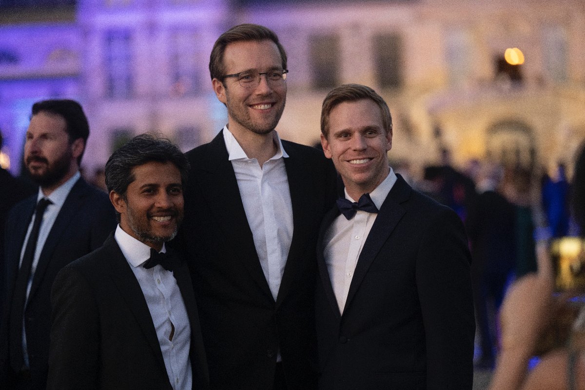 INSEADAlumni's tweet photo. Early bird tickets 🐥
Don't wait to get your hands on early bird tickets for both your reunion and parties at the Chateau, and see you in June in Fontainebleau!
Here is the link: https://t.co/9OLHuiZrCp
#INSEADforGood @INSEADAlumni https://t.co/NpRwCqai9u