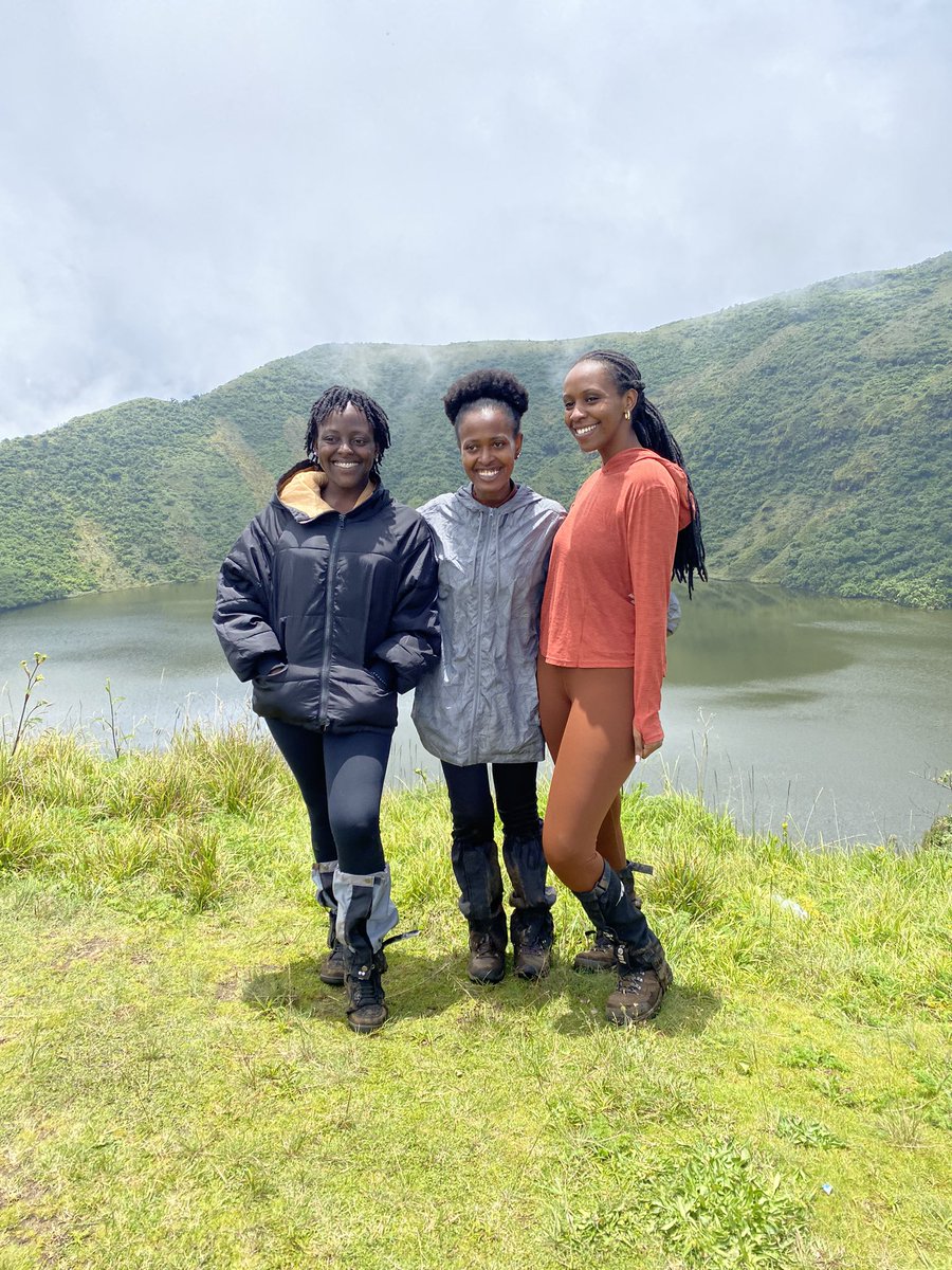 For some of us, “let’s go out”will always look like this😂 
@DenyseUmuhuza 
@SolNishimwe 
#hiking #visitrwanda
This was one of my fav hikes with the girlies🤩🤍