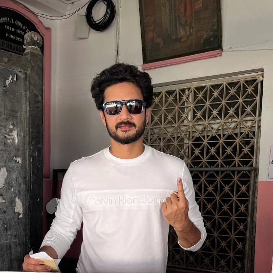 Our hero 😎 voted 🗳️☑️ #YourVoteMatters
#WeLoveYouVishnuVijay 
#vvians #vishnuvijay 
@iam_vishnuvijay