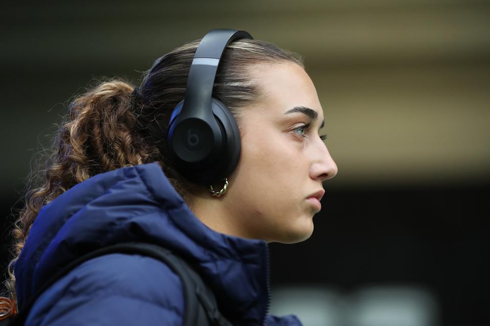 One day you’re playing college soccer with Notre Dame University. Then, you're a regular starter for Paris Saint-Germain in the USWNT. This is what Eva Gaetino is living.
go.forbes.com/c/fmpw