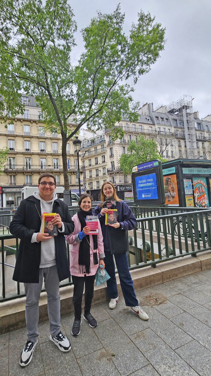 Les militant-es socialistes et @placepublique10 continuent de #ReveillerLEurope à #Paris10 🇪🇺 Hier soir en porte à porte dans le quartier Louis Blanc et ce matin au métro Jacques Bonsergent. #OnContinue #Europeennes2024