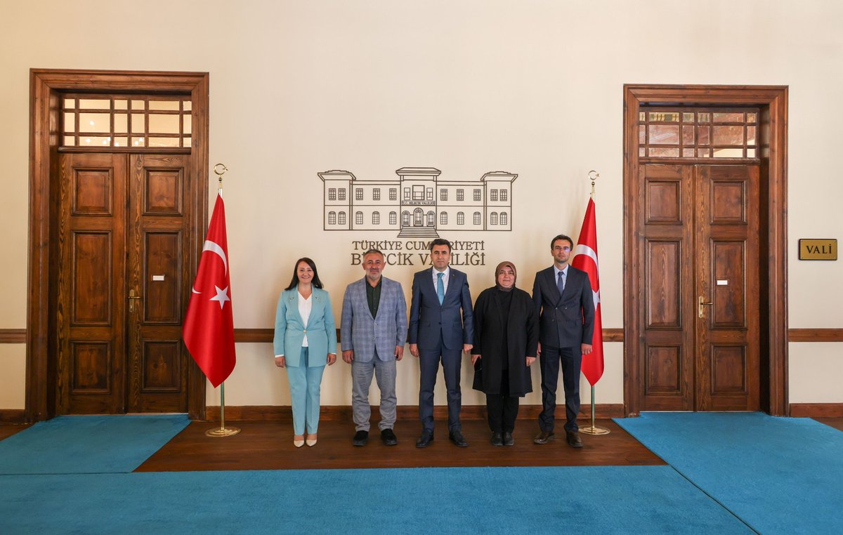 31 Mart Mahalli İdareler Yerel Seçimlerinde Pazaryeri Belediye Başkanı seçilen Sn. Zekiye Tekin, İnhisar Belediye Başkanı seçilen Sn. Nihal Arslan ve Dodurga Belediye Başkanı Seçilen Sn. Selim Tuna valiliğimize ziyarette bulundu. @sefikaygol