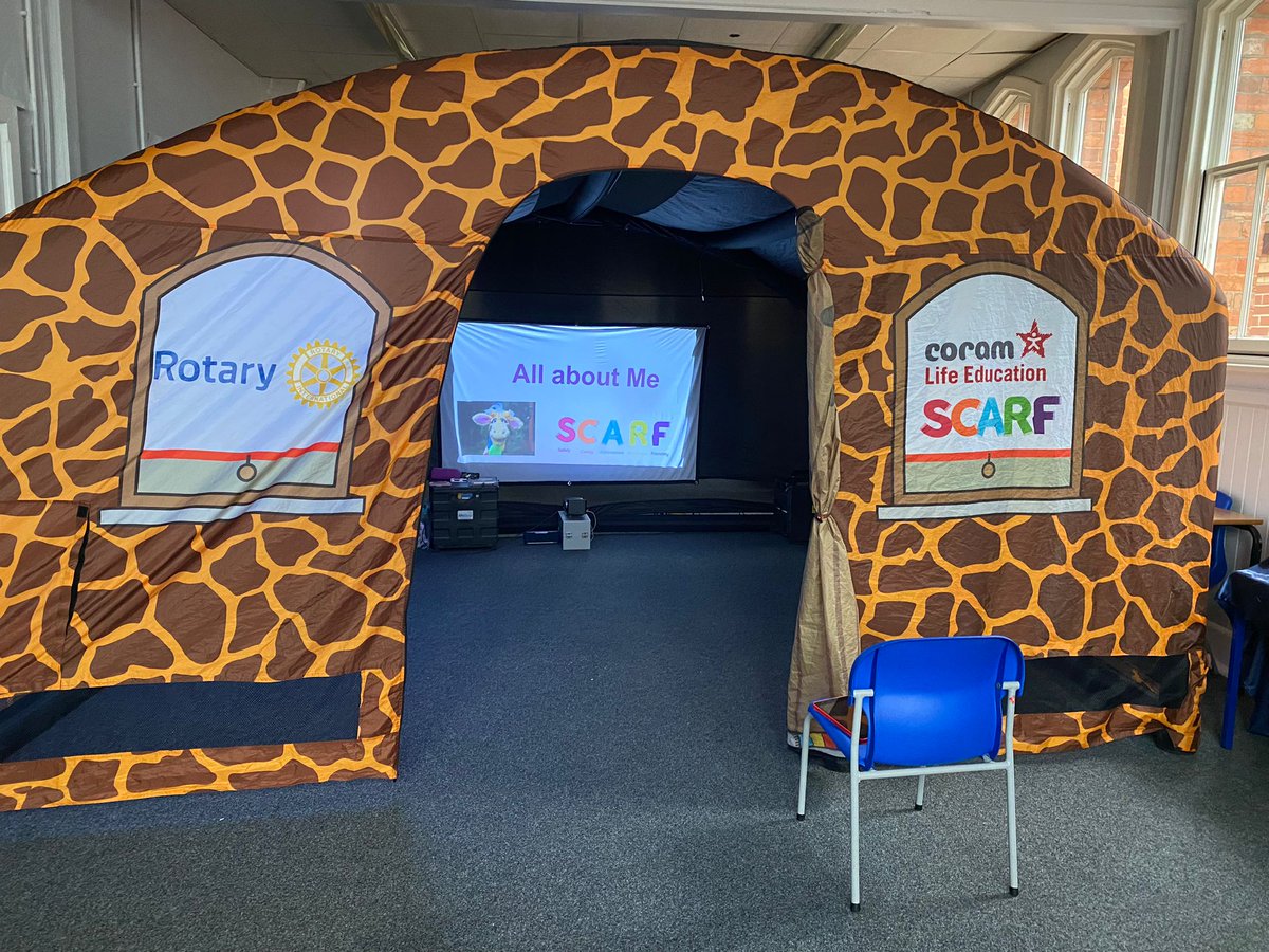 A great day this week for Harold the giraffe at @roadeprimarysch! Reading lots of books as well as visiting the children for our amazing workshops in the Life Space! 🦒 #Haroldthegiraffe #Wellbeing #SCARF #PSHE