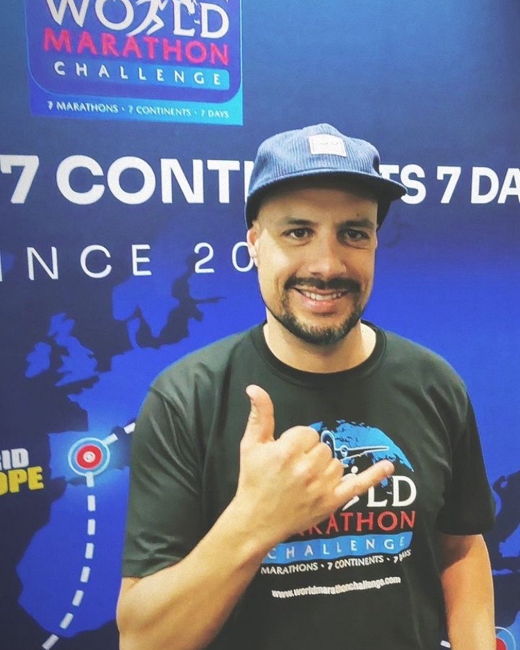 runbuk's tweet photo. Day 3 at the London Marathon Expo. Let’s go!! https://t.co/aDwCAtjygn