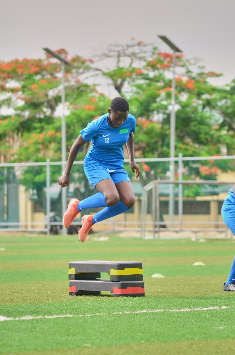 Jumping into the weekend 👆😁 #AoaGirls #FridayFeeling