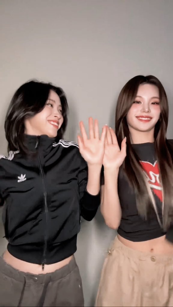 YY_GO_'s tweet photo. OMG…

#있지 #ITZY #땡덩 https://t.co/GziiLoI8l5