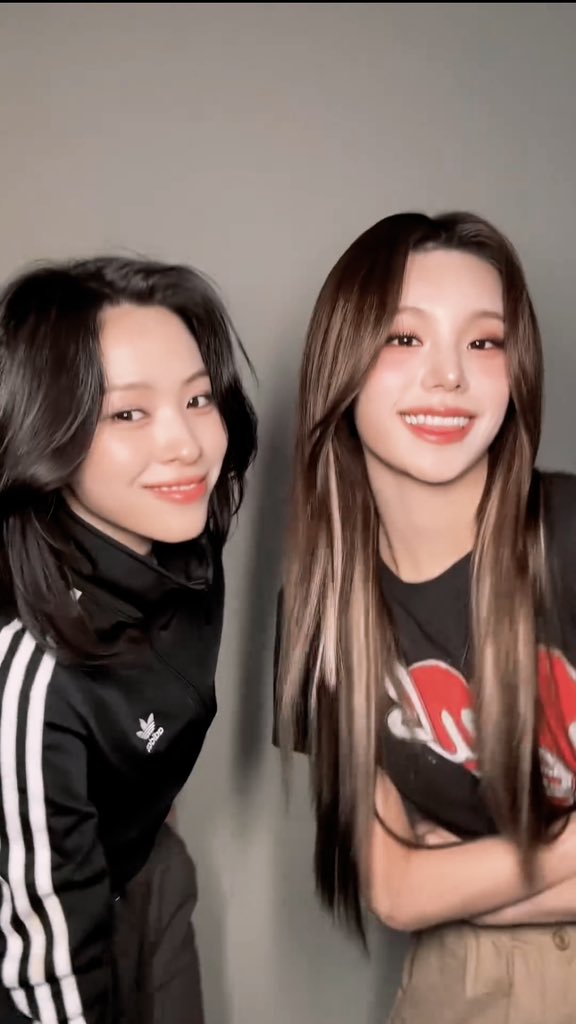 YY_GO_'s tweet photo. OMG…

#있지 #ITZY #땡덩 https://t.co/GziiLoI8l5