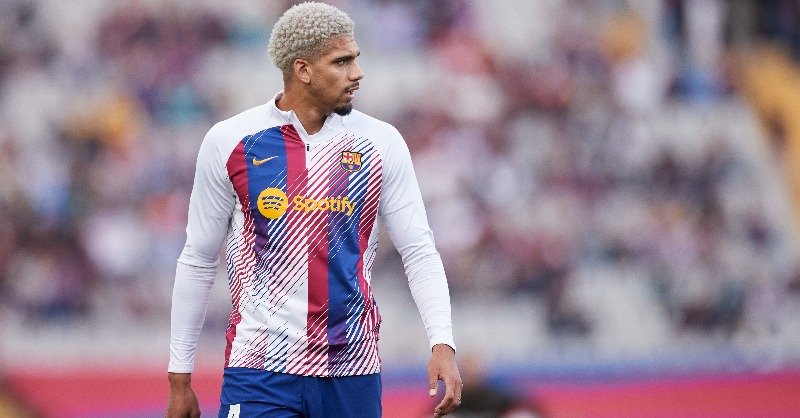 footballespana_'s tweet photo. 🚨EXCL: HUGE twist in Ronald Araujo saga

Plus:
- Offers for Arda Guler
- Guido Rodriguez not heading to Napoli right now

@mattemoretto🤝

💥Click here for your FREE subscription to Fabrizio Romano's Daily Briefing: https://t.co/eyVD77h8OG

More details below⬇️ @caughtoffside