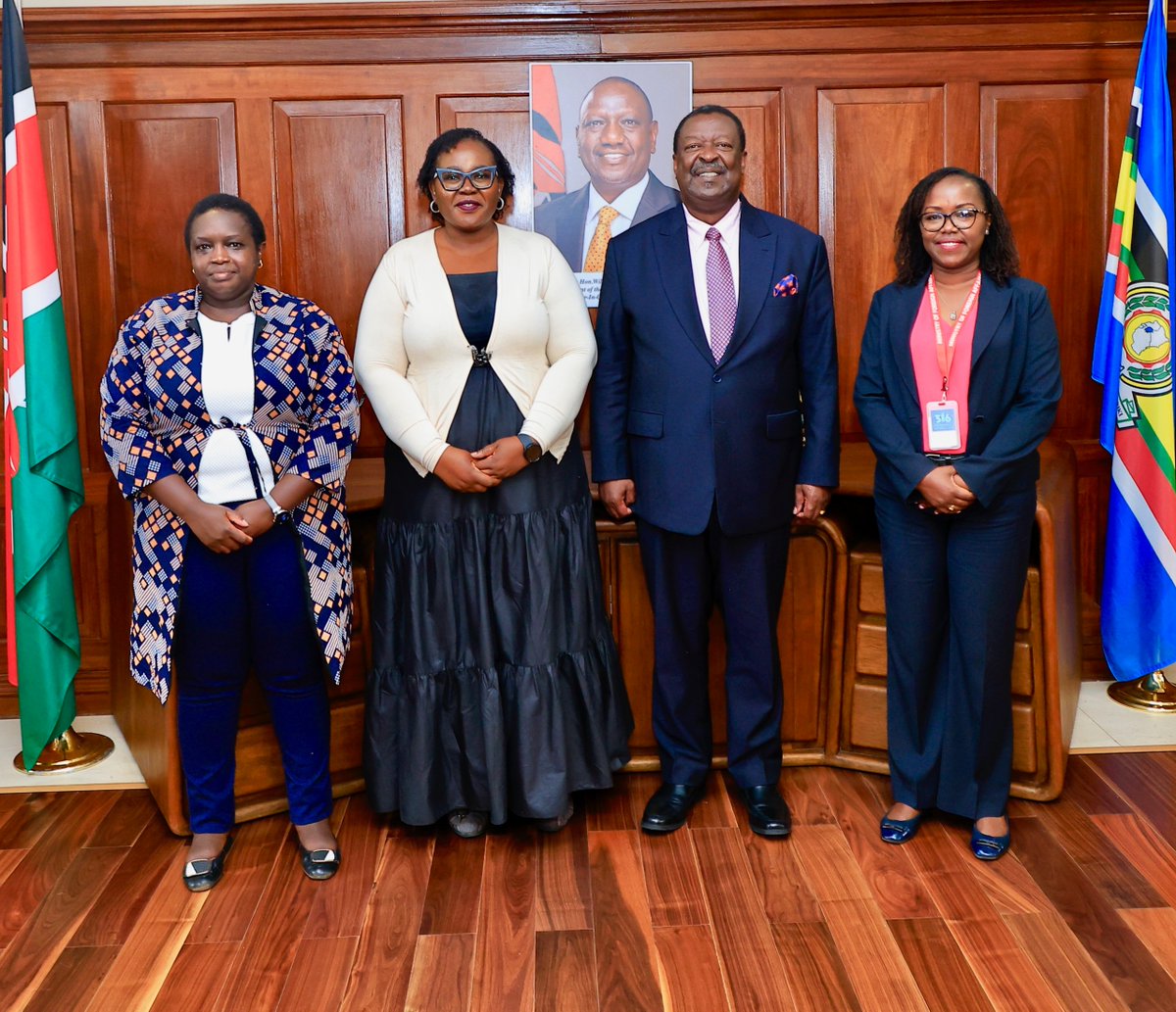 H.E Dr @MusaliaMudavadi comprehends the @ILO_EastAfrica 4 the job well done on labour matters in Kenya 🇰🇪. The Minister has also raised the need for support of labour migration matters. Through #fairway project, @ilo continues to cement on the support of labour migration matter.