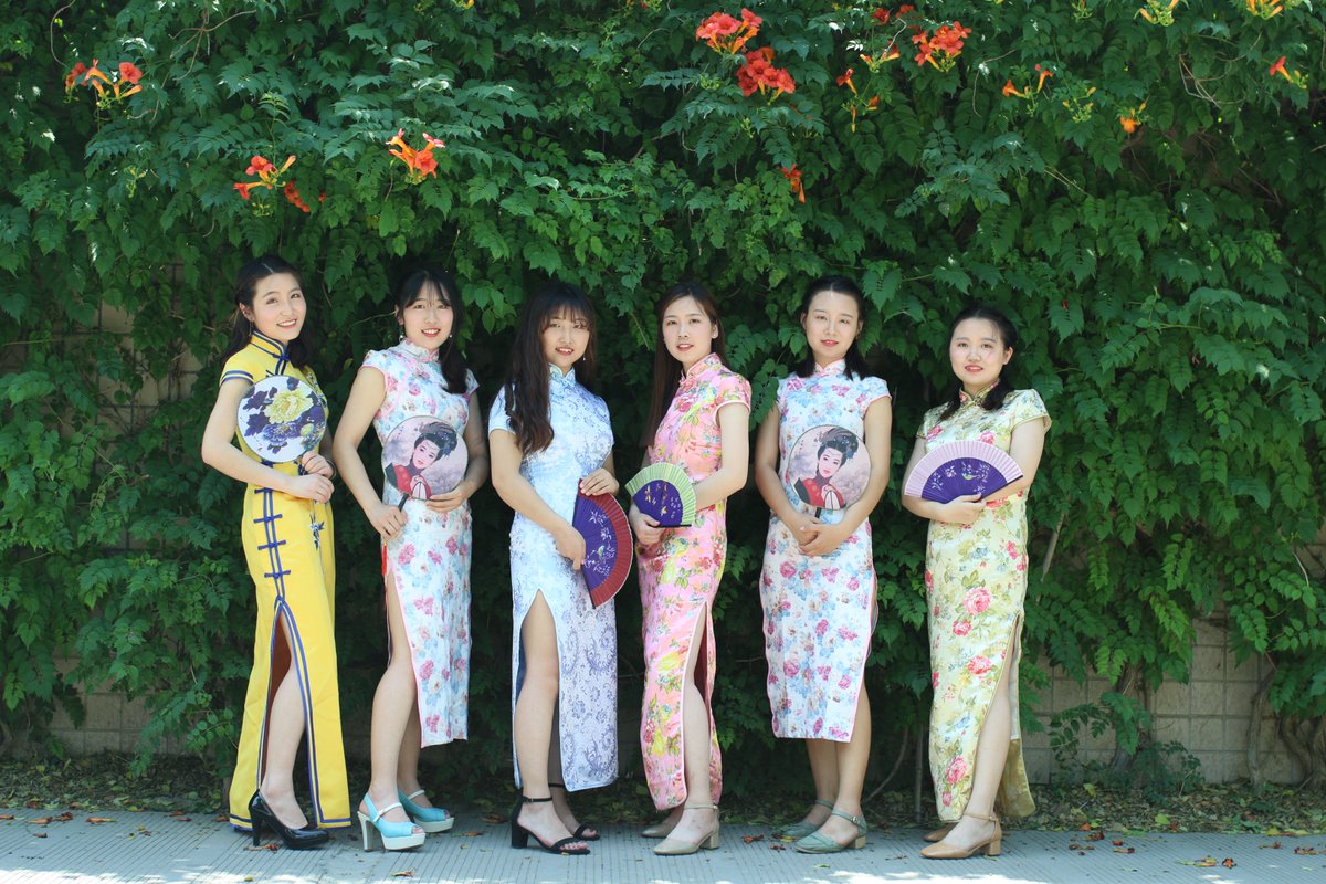 旗袍毕业小姐姐写真 [234P+1.1G] #眼镜娘 #眼镜妹 #毕业照 #女大学生 #写真 
No.041918 预览全套尺度看置顶或私信 
投稿：@wqganenshi_   @MuyishiD @007share https://t.co/KGaRwQBx2U