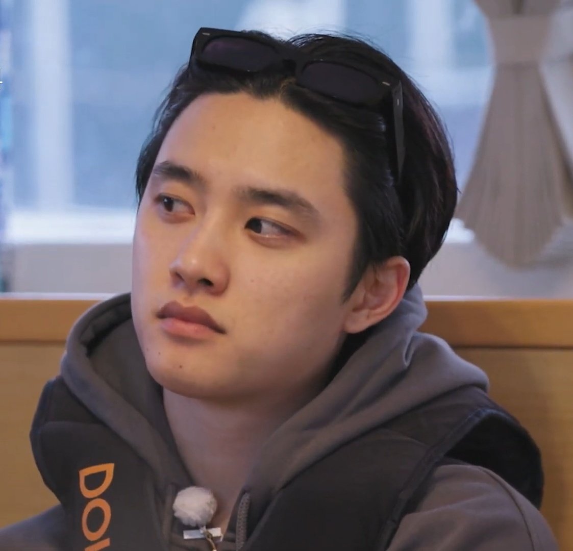 DODBBONG's tweet photo. 도경수 얼굴봐 https://t.co/KhiIkh7iCW