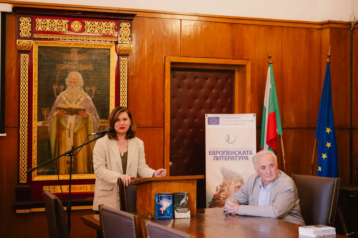 AlEmbBulgaria's tweet photo. 🛑🎓Cultural diplomacy in action!
#SofiaUniversity "spoke in Albanian", during the book promotion of 🇦🇱 writer #GrigoriBanushi👉 Amb @InidMilo praised his new novel "Unfinished Symphony" brought to 🇧🇬 public by #EkaterinaTarpomanova thanks to & #PerseusBooks
#RusanaBejleri https://t.co/DowmUxqrCA